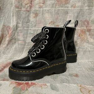 Dr. Martens Womens Boots Molly Casual Lace-Up Ankle Outdoor Patent Leather NEW